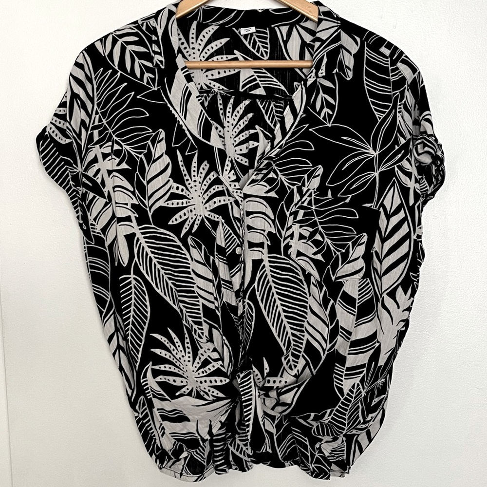 OLD NAVY - Tie-front top
